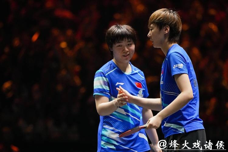 WTT总决赛女单决赛 王曼昱战胜蒯曼夺得冠军