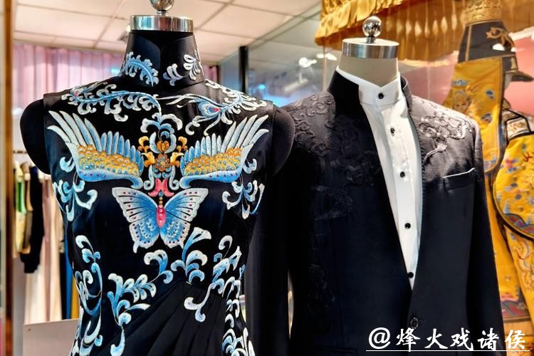 就在上海!中东游客花2万美元定制羊绒头巾,新加坡华裔10年定制50件旗袍 就在上海!中东游客花2万美元定制羊绒头巾,新加坡华裔10年定制50件旗袍