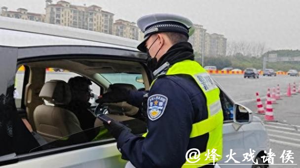 72万辆次出沪!马年春运出行遇大客流,青浦警方这样破局 72万辆次出沪!马年春运出行遇大客流,青浦警方这样破局